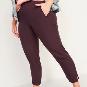 Old Navy Mid-Rise StretchTech Jogger Pants size small wine